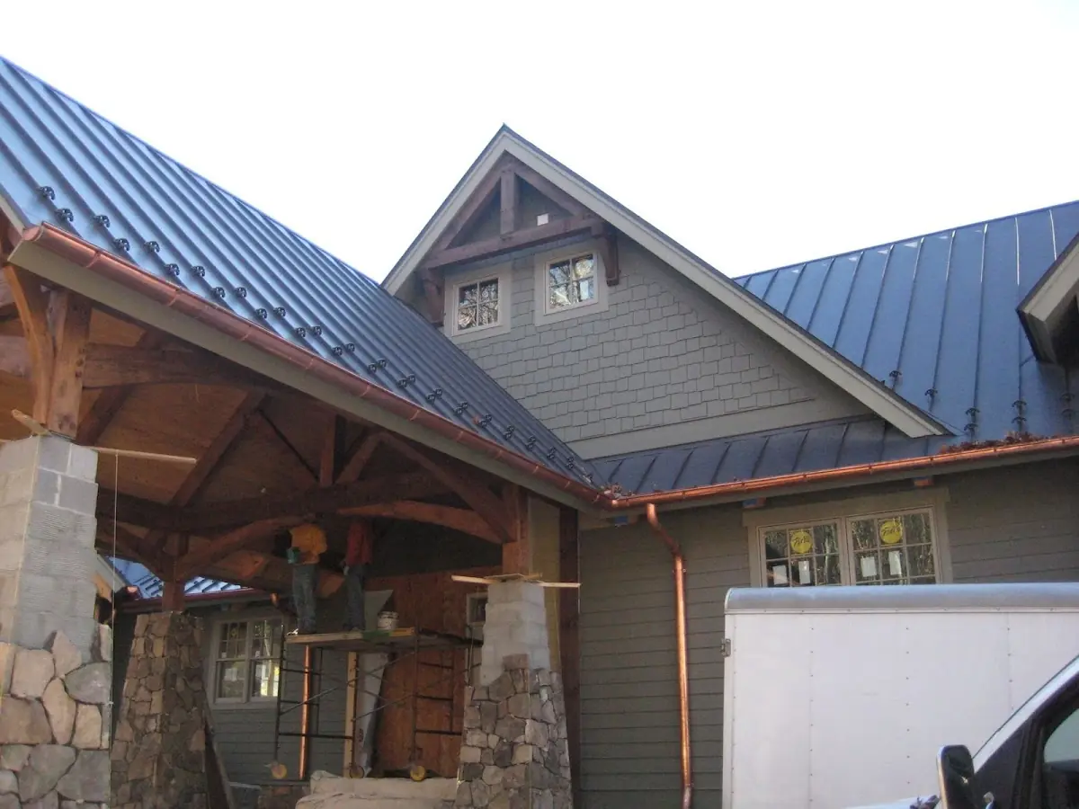 Craftsman Roofing team delivering quality roofing work in Minoa